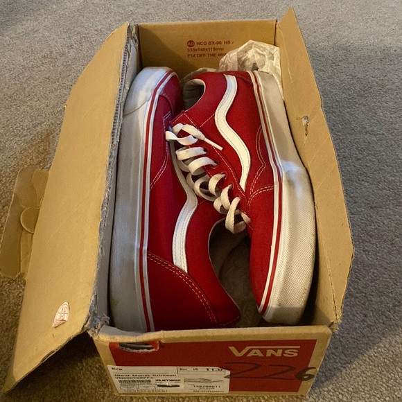 Vans - Picture 1 of 2